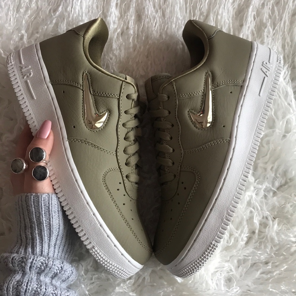 NWT Nike Air Force 1 Premium LX - Picture 3 of 8